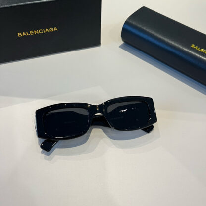 Balenciaga fashion sunglasses - Image 8