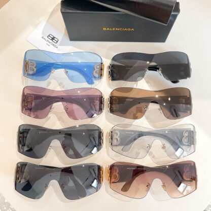 Balenciaga fashion sunglasses - Image 9