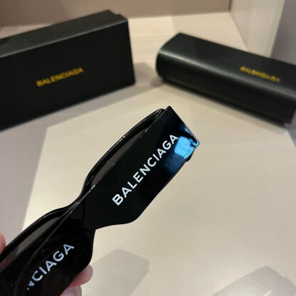 Balenciaga fashion sunglasses - Image 9