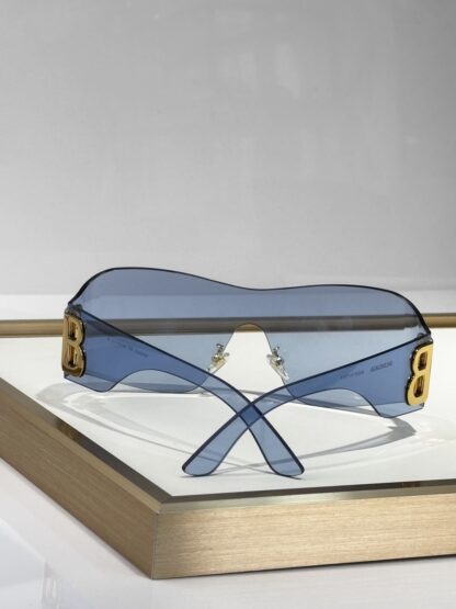 Balenciaga fashion sunglasses - Image 9