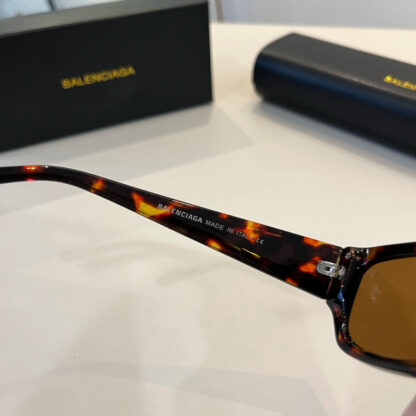 Balenciaga fashion sunglasses - Image 10