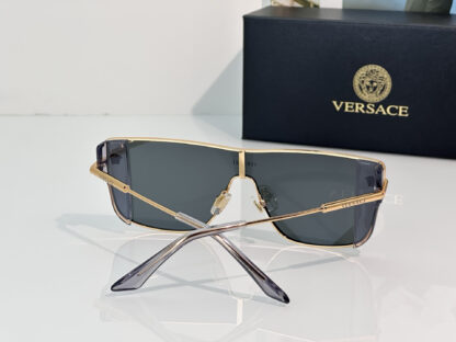 Versace fashion trend sunglasses - Image 9