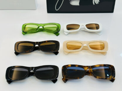 Versace fashion trend sunglasses - Image 9