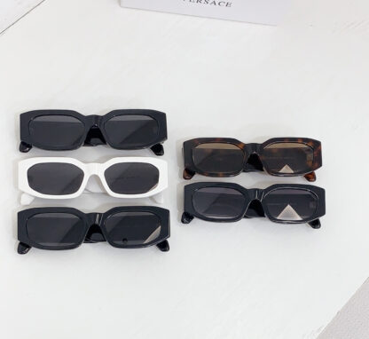 Versace fashion trend sunglasses - Image 9