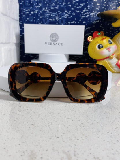 Versace fashion trend sunglasses - Image 9