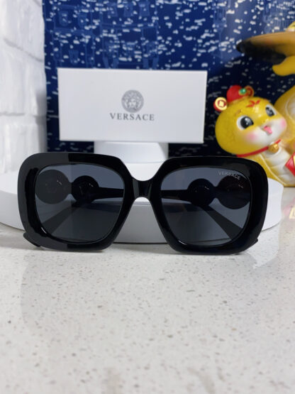 Versace fashion trend sunglasses - Image 10