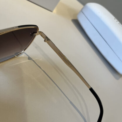 Versace fashion trend sunglasses - Image 10