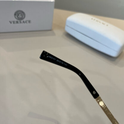 Versace fashion trend sunglasses - Image 10