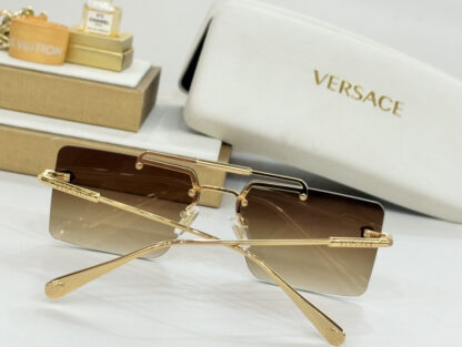 Versace fashion trend sunglasses - Image 9