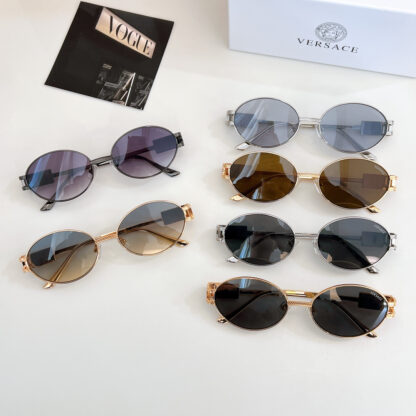 Versace fashion trend sunglasses - Image 9
