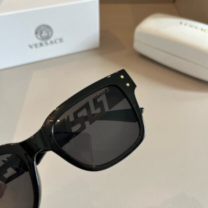 Versace fashion trend sunglasses - Image 9
