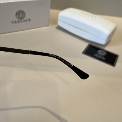 Versace fashion trend sunglasses - Image 9