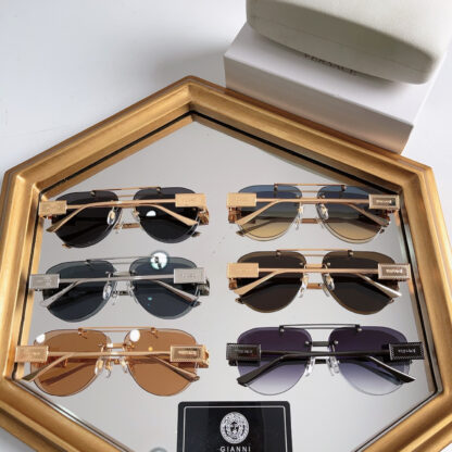 Versace fashion trend sunglasses - Image 9