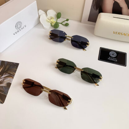 Versace fashion trend sunglasses - Image 9