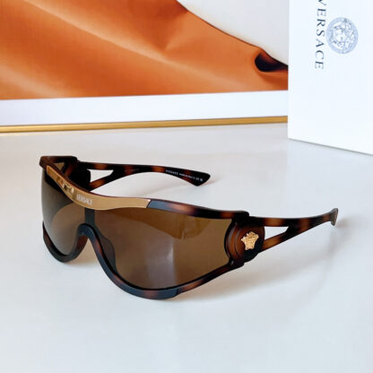 Versace fashion trend sunglasses - Image 9
