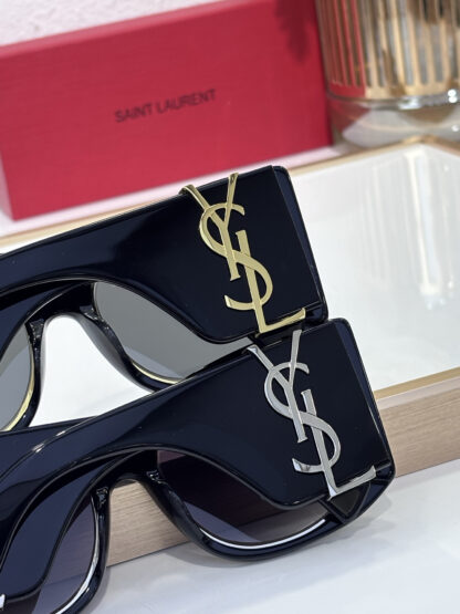 Yves Saint Laurent fashion sunglasses - Image 9