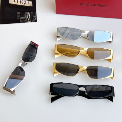 Yves Saint Laurent fashion sunglasses - Image 9