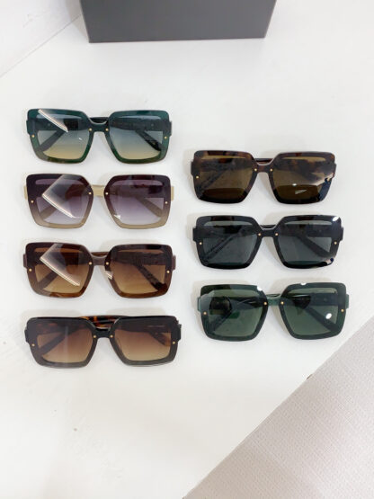 Yves Saint Laurent fashion sunglasses - Image 9