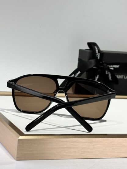 Yves Saint Laurent fashion sunglasses - Image 9