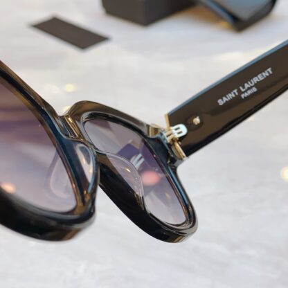 Yves Saint Laurent fashion sunglasses - Image 9