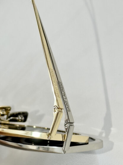 Yves Saint Laurent fashion sunglasses - Image 9