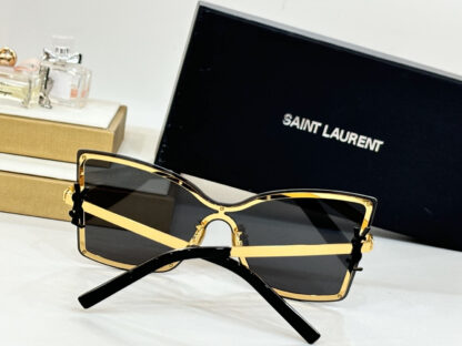 Yves Saint Laurent fashion sunglasses - Image 9