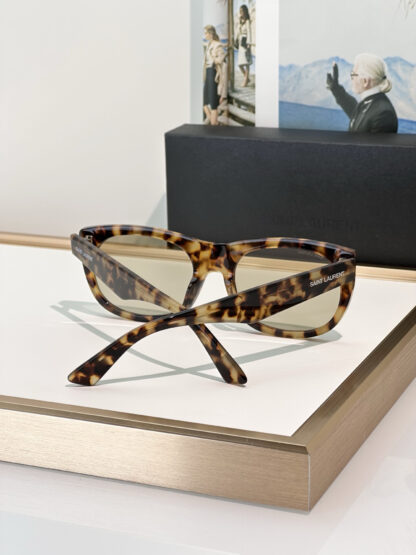 Yves Saint Laurent fashion sunglasses - Image 9