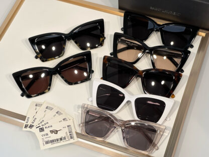 Yves Saint Laurent fashion sunglasses - Image 9