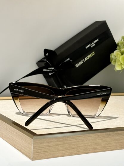 Yves Saint Laurent fashion sunglasses - Image 9