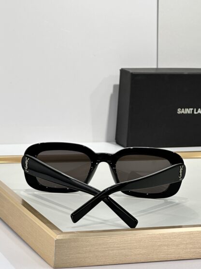 Yves Saint Laurent fashion sunglasses - Image 10