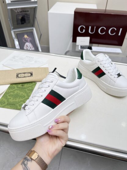 Gucci classic white shoes - Image 10