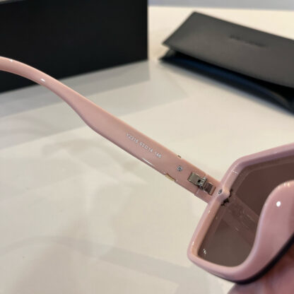 Yves Saint Laurent fashion sunglasses - Image 10