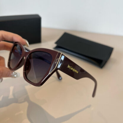 Yves Saint Laurent fashion sunglasses - Image 9