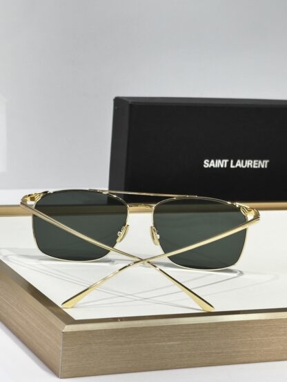 Yves Saint Laurent fashion sunglasses - Image 9