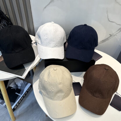 Louis Vuitton versatile fashion baseball cap - Image 9