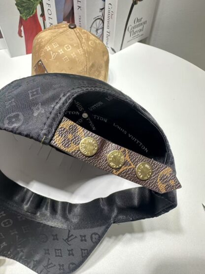 Louis Vuitton baseball cap casual sun hat unisex - Image 9