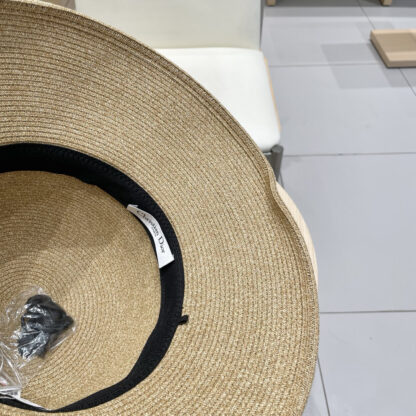 Dior simple and stylish bucket hat - Image 10