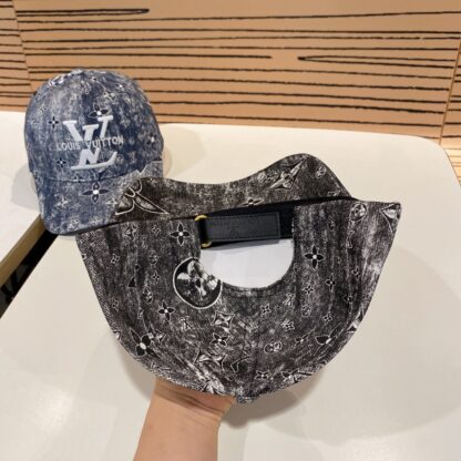 Louis Vuitton Korean version of the new British style baseball cap - Image 9