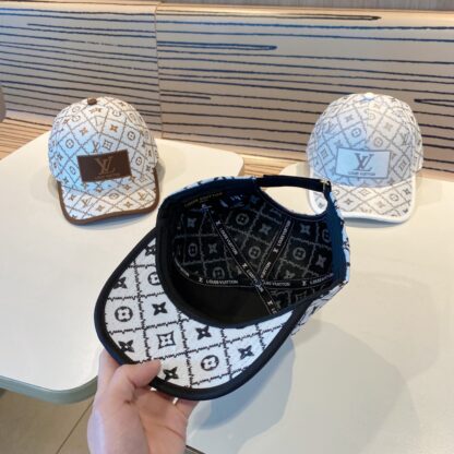 Louis Vuitton Korean version of the new British style baseball cap - Image 9
