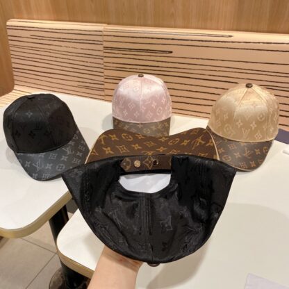 Louis Vuitton Korean version of the new British sports baseball cap - Image 9