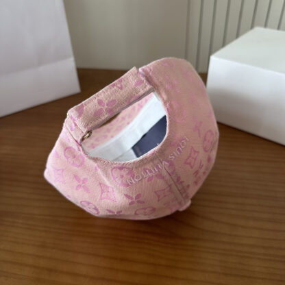 Louis Vuitton lightweight breathable baseball cap for men and women - Image 9