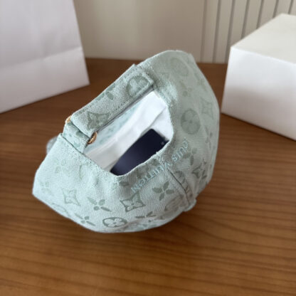 Louis Vuitton lightweight breathable baseball cap for men and women - Image 9