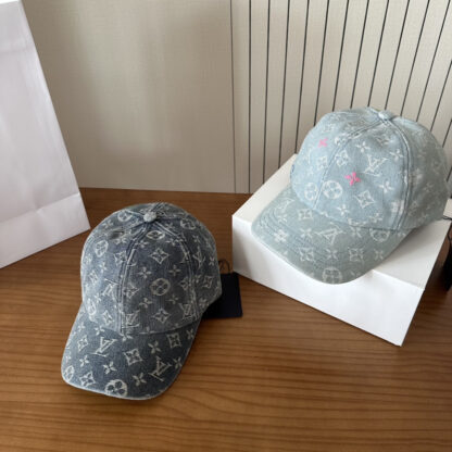 Louis Vuitton lightweight breathable bucket hat for men and women - Image 9