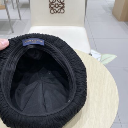 Louis Vuitton Japanese retro simple versatile pleated beret flat cap - Image 9