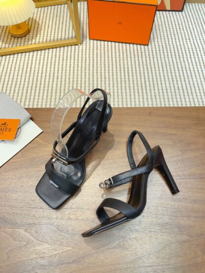 Hermès handmade stiletto sandals in deep black - Image 9