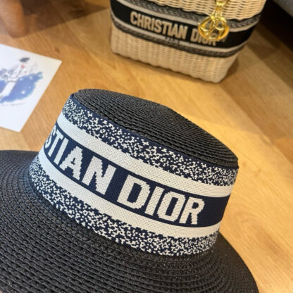 Dior's new stylish flat straw hat - Image 10