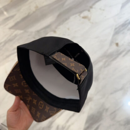 Louis Vuitton Unisex Baseball Cap - Image 9