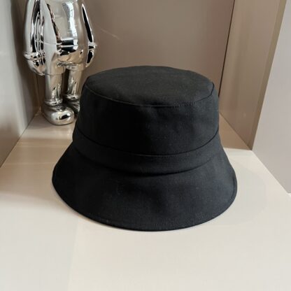 Hermès chain bucket hat - Image 9