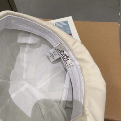 Hermès Octagonal Beret - Image 9
