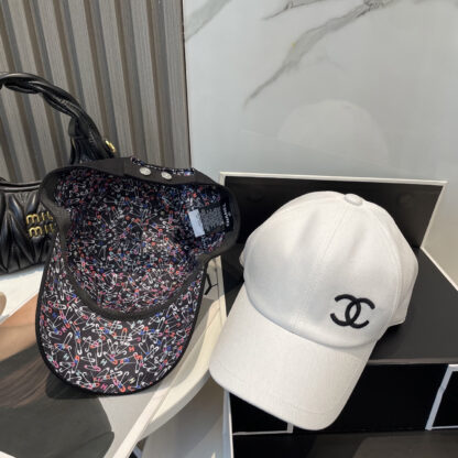 Chanel double-sided embroidered baseball cap - Image 9